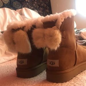 Fuzzy bow short ugg boots